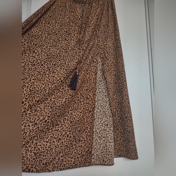 COPY - Long Cheetah/Leopard Print Maxi Skirt - Picture 3 of 5
